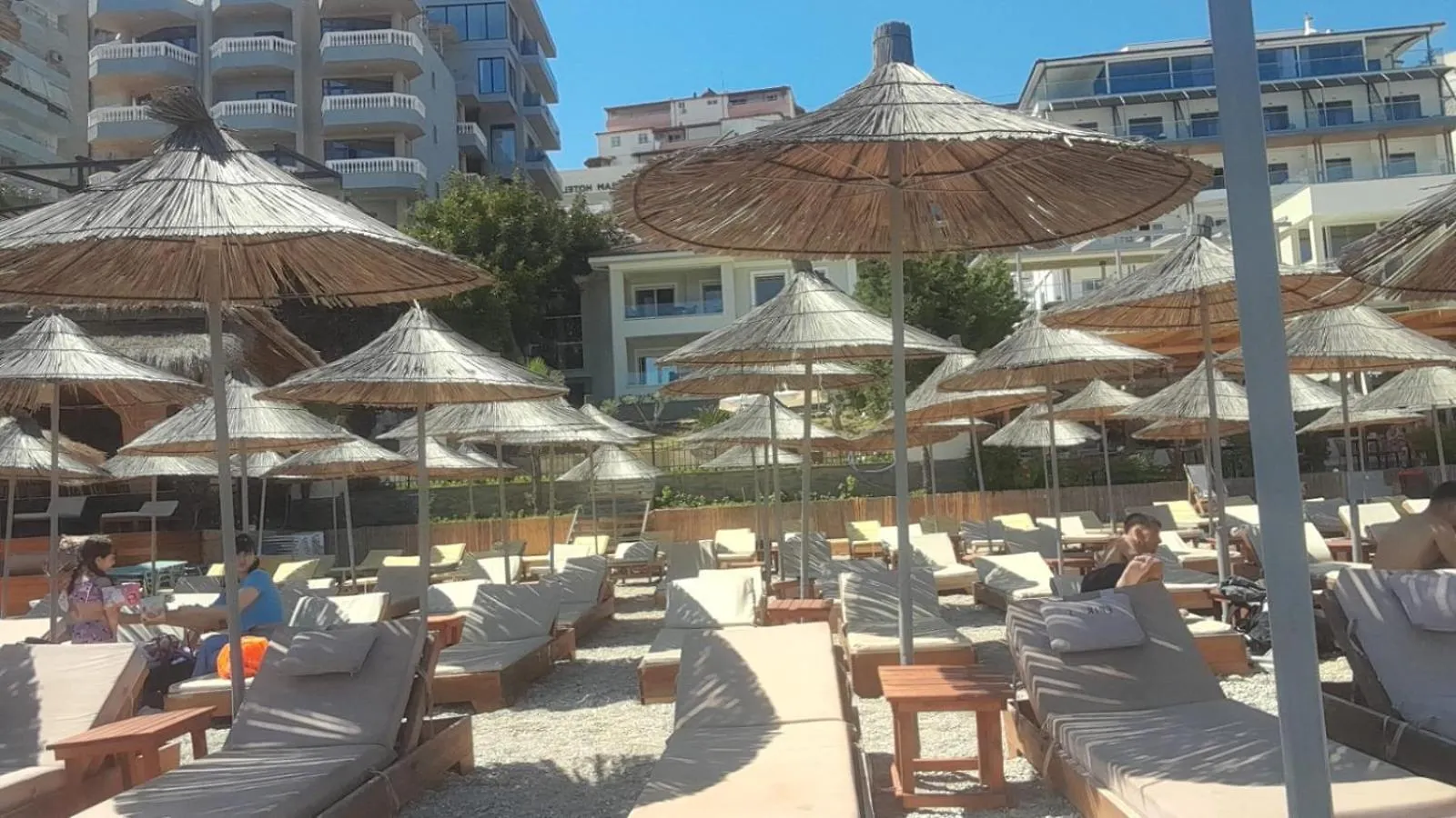 Andrea&Alice Apartments - Saranda ساراندا